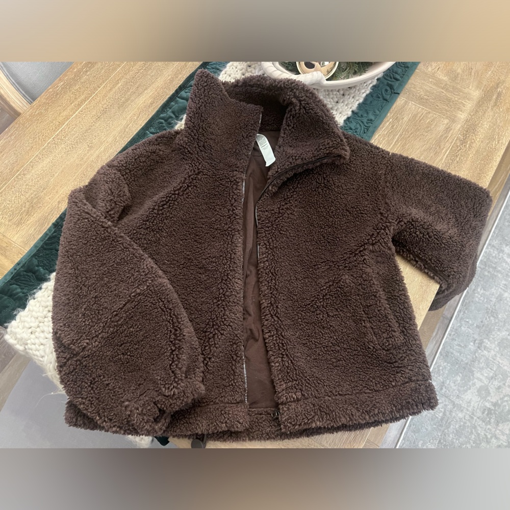 Lululemon size 6 jacket